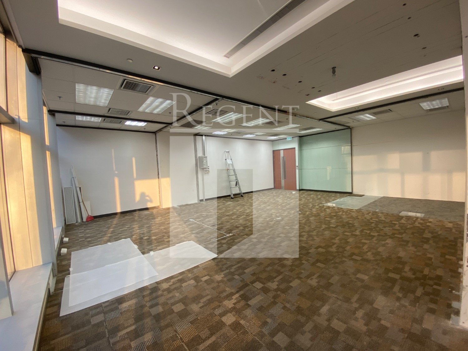 COS CENTRE (中海日升中心)